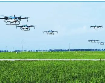 直升机在草地上

AI 生成的内容可能不正确。