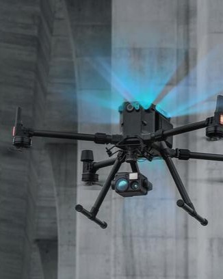 图片包含 建筑, 街道, 灯光, 大

AI 生成的内容可能不正确。