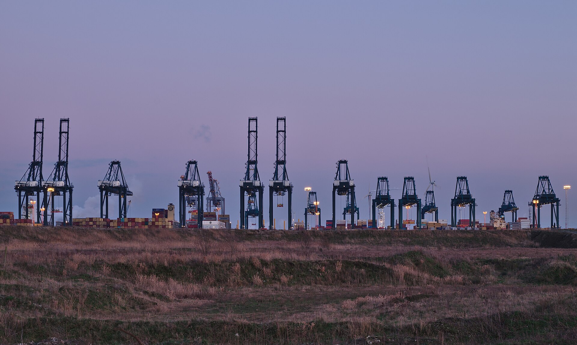 Container cranes - a severe multipath environment